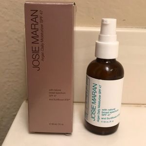 Josie Maran Argan Daily Moisturizer SPF 47